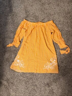 Jessica Simpson Yellow Striped Off-Shoulder Dress with White Floral Embroidery